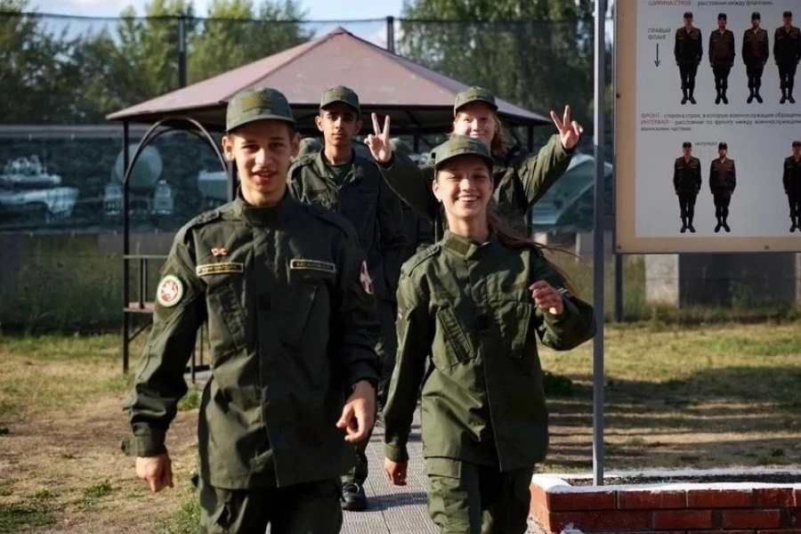 #Командарцлето спешит поздравить всех мужчин с Днём защитника Отечества, с праздником мужества, отваги и чести!