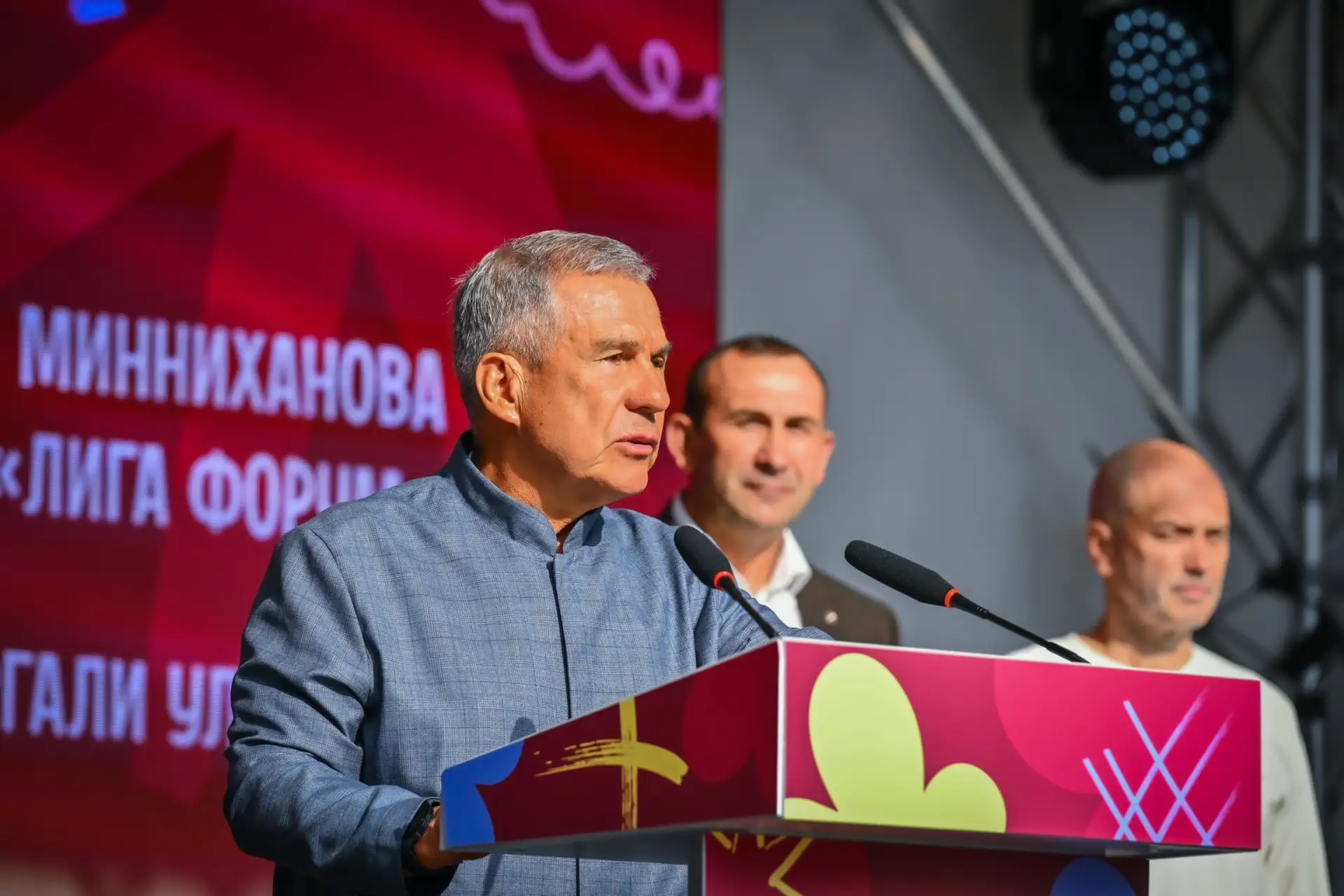 Раис Татарстана Рустам Минниханов посетил обновленный лагерь «Следопыт» и приветствовал участников форума «Лига студентов»