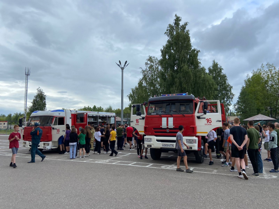 В лагере «Патриот» на смене «Время Героев» сотрудники пожарной спасательной части №16 провели инструктаж по технике безопасности