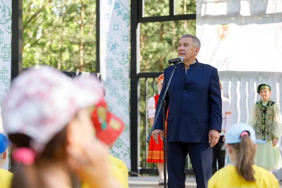 Президент открыл летнюю оздоровительную кампанию в РТ в ДОЛ "Мирас - Наследие"
